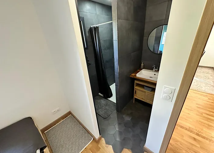 Privee Au Calme - Proche Gare - Parking Gratuit