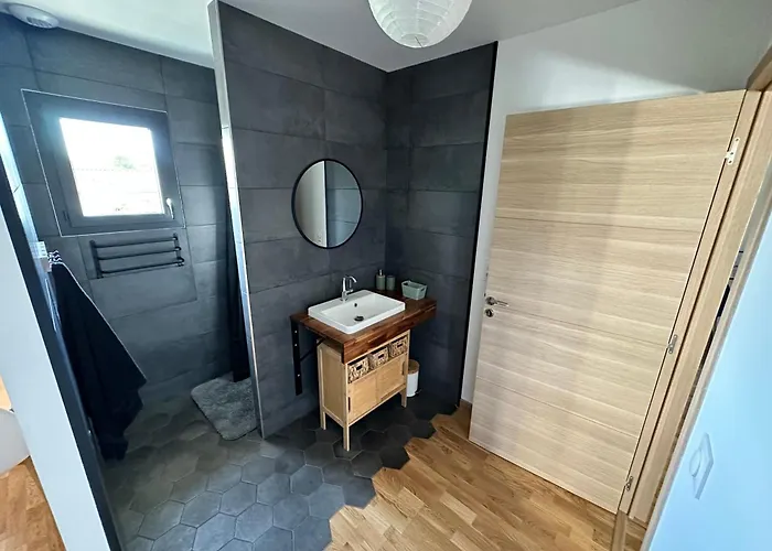 Privee Au Calme - Proche Gare - Parking Gratuit Le Gond-Pontouvre